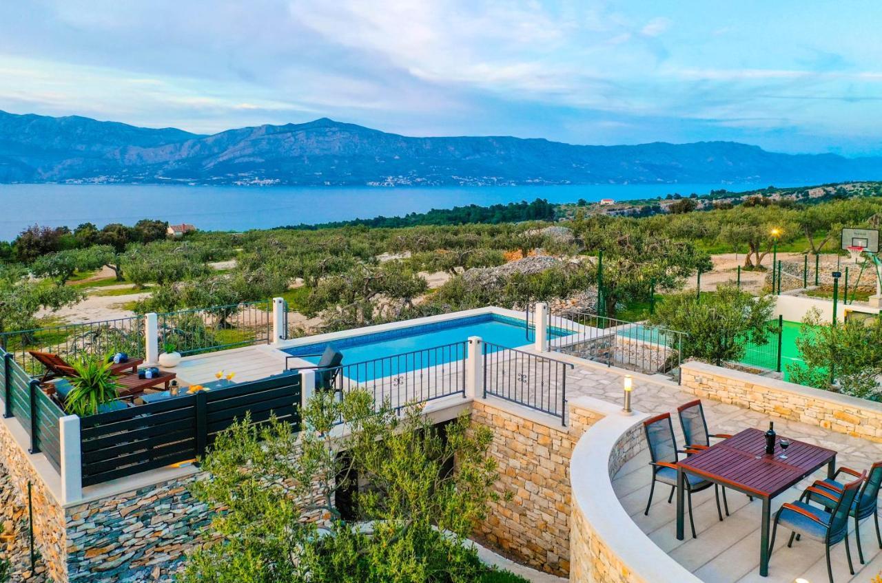 Heritage Holiday House Lori With Pool بوستيرا المظهر الخارجي الصورة