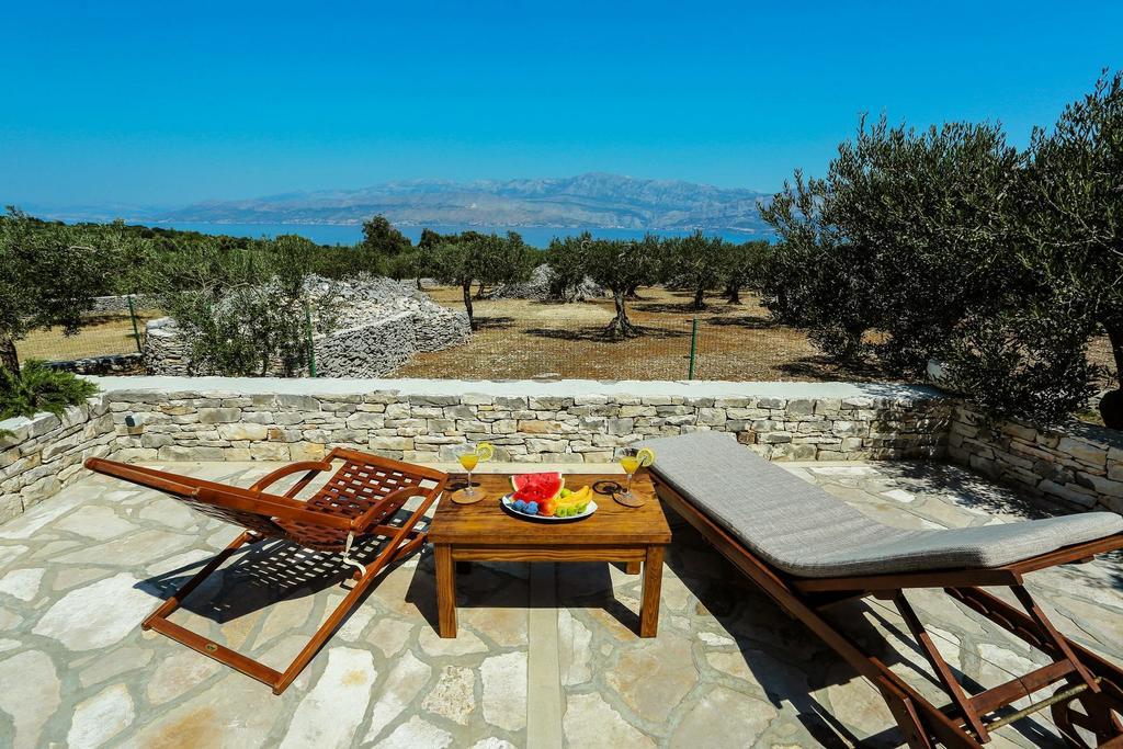 Heritage Holiday House Lori With Pool بوستيرا المظهر الخارجي الصورة