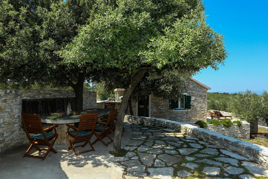 Heritage Holiday House Lori With Pool بوستيرا المظهر الخارجي الصورة