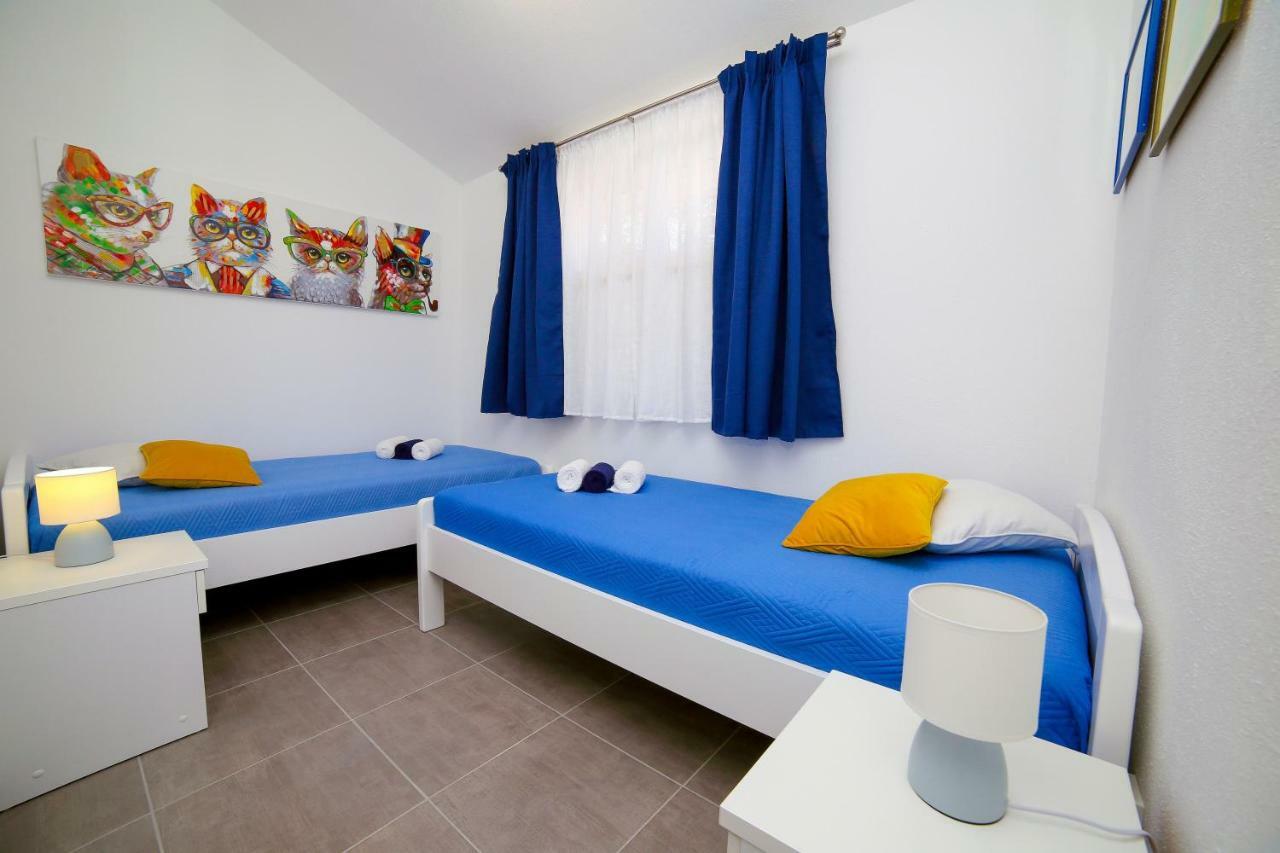 Heritage Holiday House Lori With Pool بوستيرا المظهر الخارجي الصورة